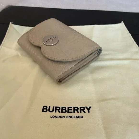 Burberry Women's Chess Hunter Leather Compact Tri-fold Wallet - Picture 5 of 15